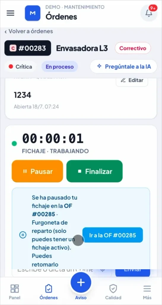 Parte de trabajo abierto en el móvil de Makine: máquina, avería, cronómetro fichando el tiempo y cerrar orden